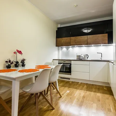 Goodson & Red Foorum Apartments *